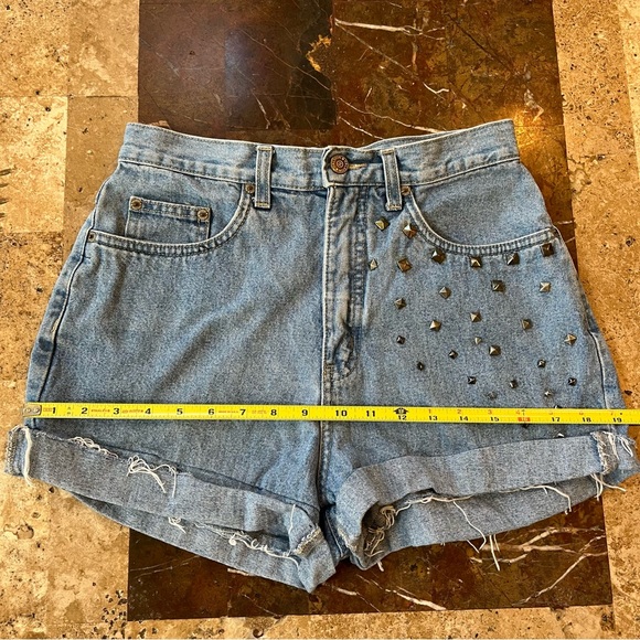 Women’s SZ 6 HALSTON JEANSWEAR Medium Blue High Rise Denim Shorts with Studs - Picture 12 of 13